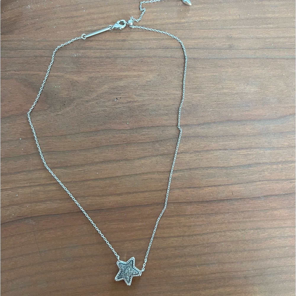 Kendra Scott necklace